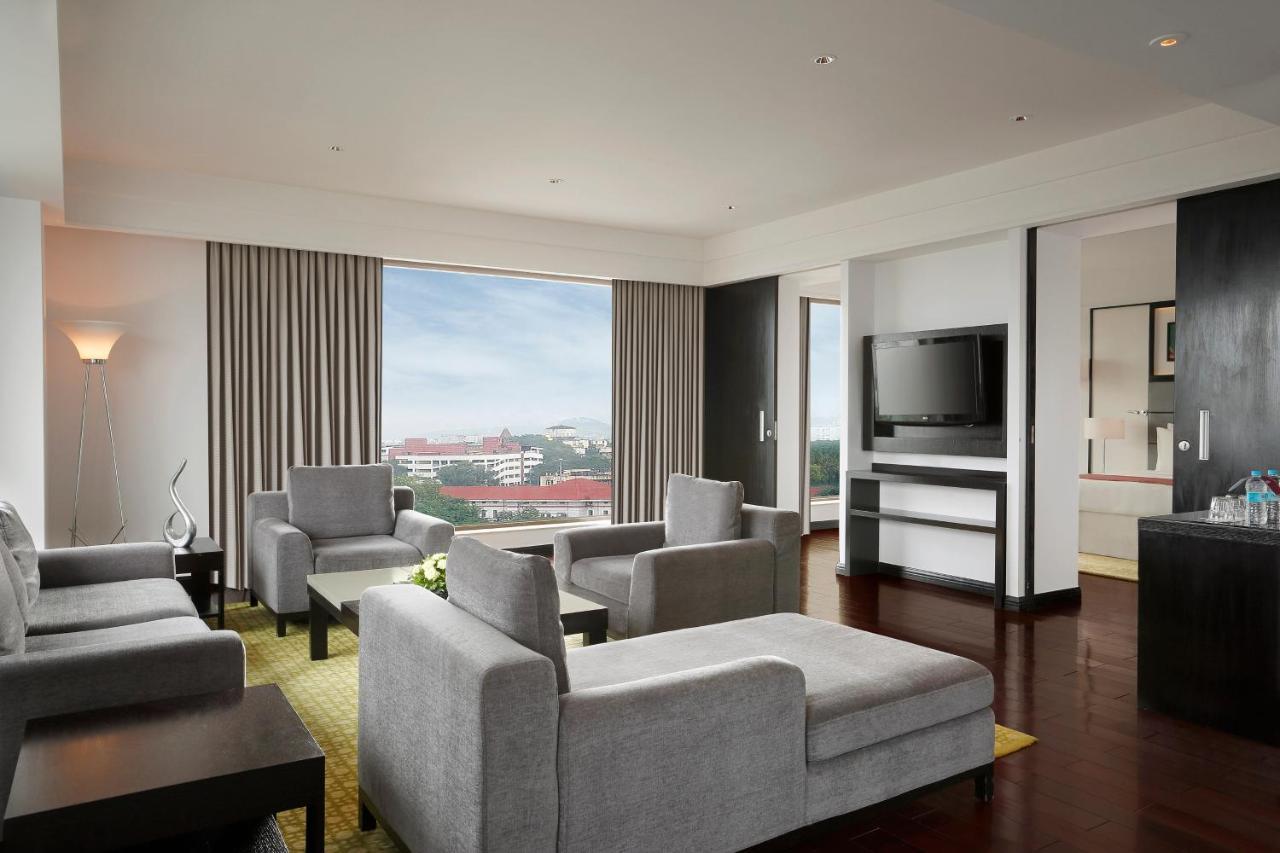 Crowne Plaza Pune City Centre By Ihg Zewnętrze zdjęcie